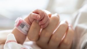 Rate of babies born preterm in US climbs to 10.5%, March of Dimes report says